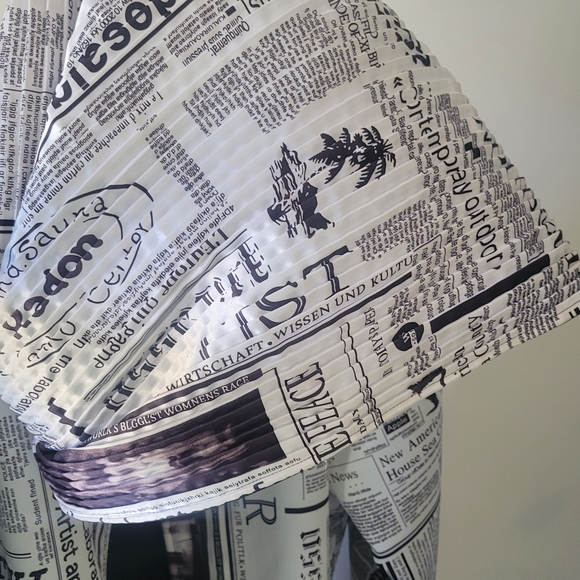 Elegant Newspaper Print/Black Coat - Picture 5 of 6